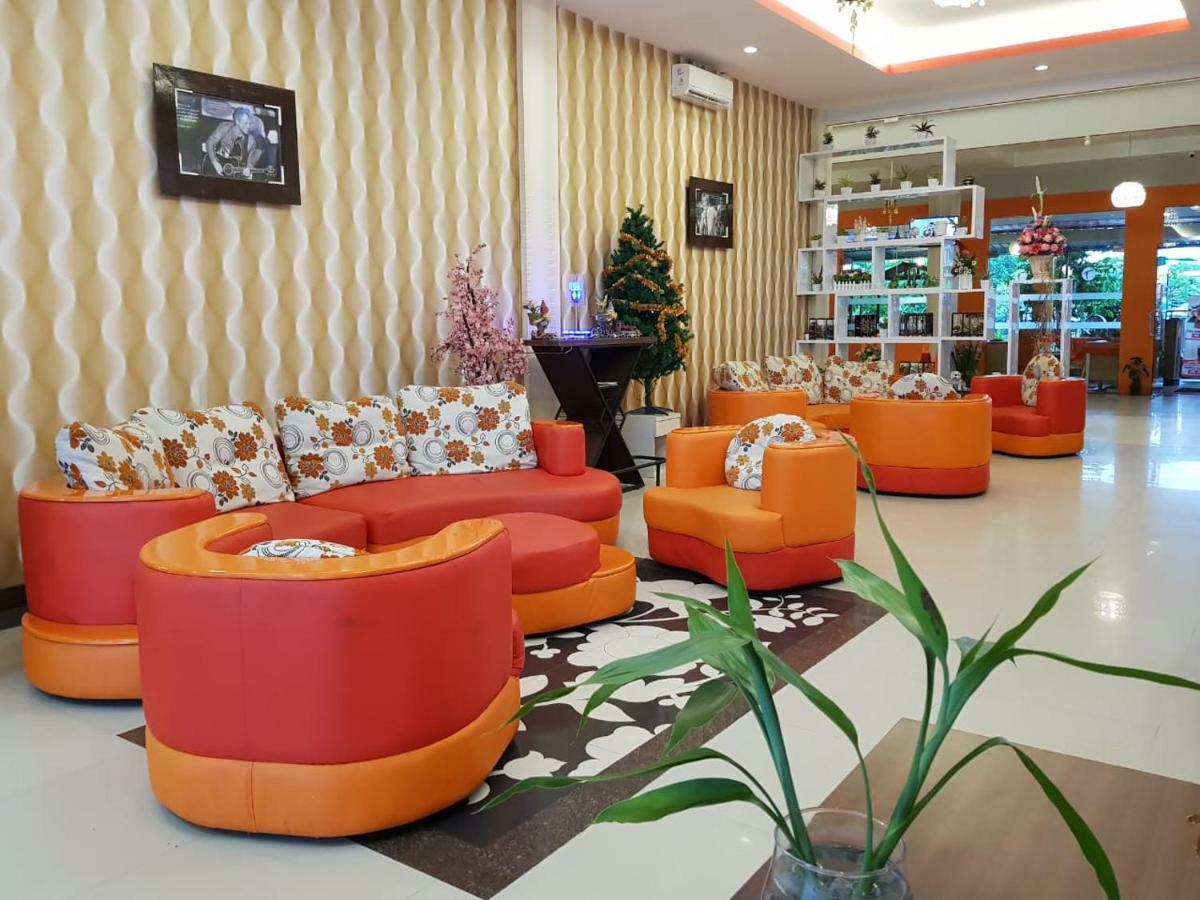 Fortune Front One Hotel Kendari Ngoại thất bức ảnh